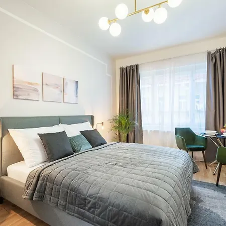 Apartment Home Apartments *