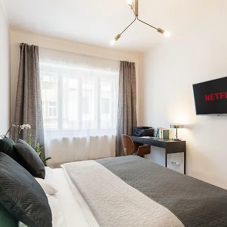 Home Apartments * Praha
