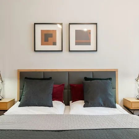 Home Apartments * Praha