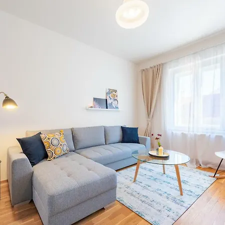 Home Apartments * Praga